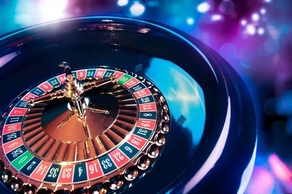 pulau Lightning Baccarat live-dealer table with real dealer and studio camera angles